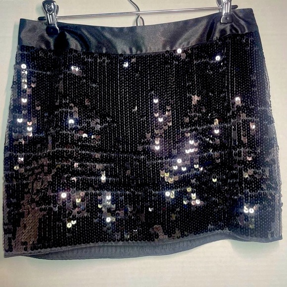 Express Design Studio sequin miniskirt size 2 PRICE FIRM NO OFFERS - Picture 1 of 8